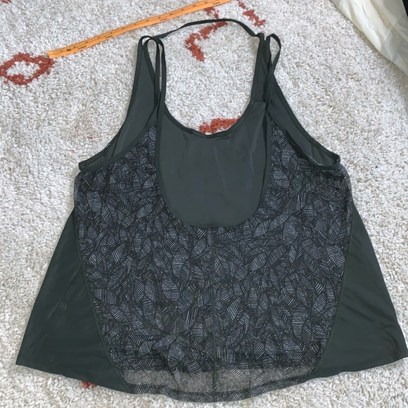 Lululemon- Like New- Sz 10- Cool 2 Street Scoop Back Tank- Gator Green - Picture 6 of 13